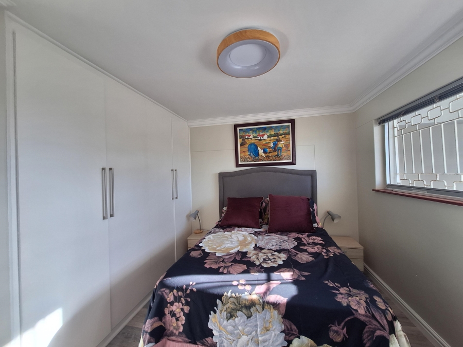 To Let 2 Bedroom Property for Rent in Muizenberg Western Cape